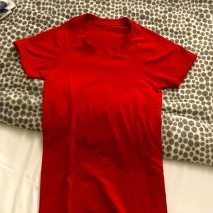 lulu lemon size 0 red shirt